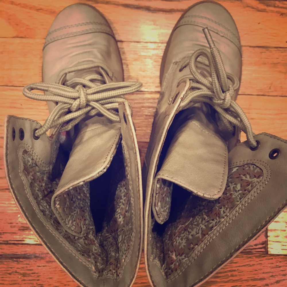 Women’s Tan Combat Boots